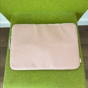 Incase Pink Wrap laptop sleeve bag foam lined grey interior